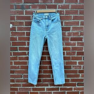 Everlane The Cheeky Jean. Light blue wash. Size 26. Skinny, high waist.